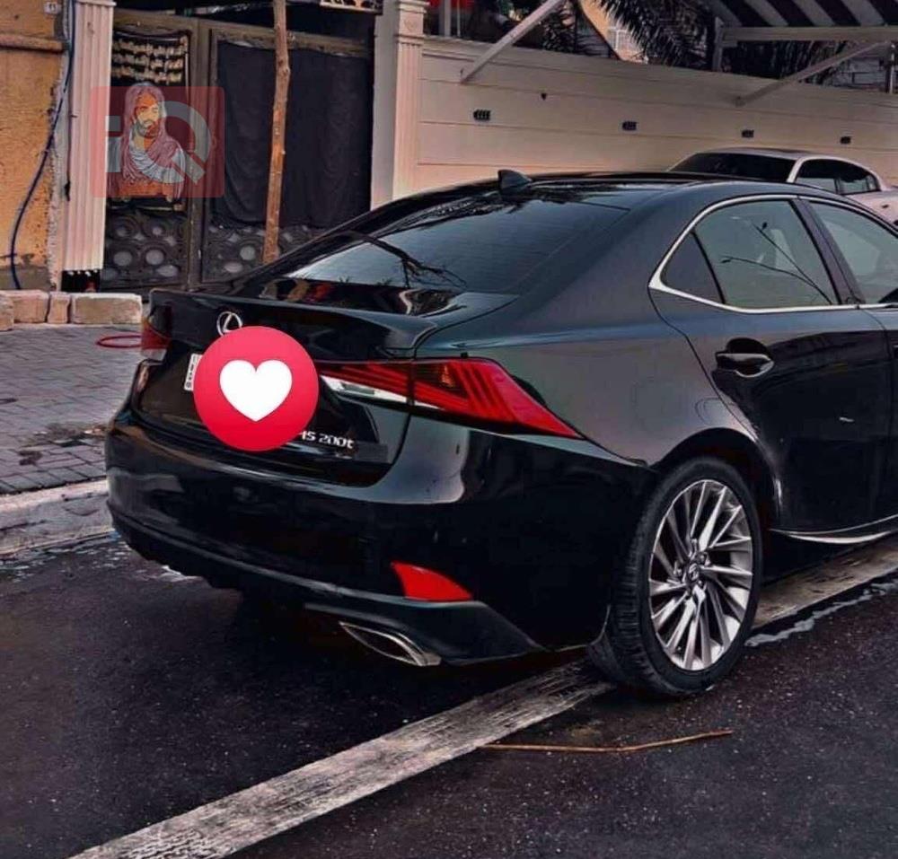 Lexus IS